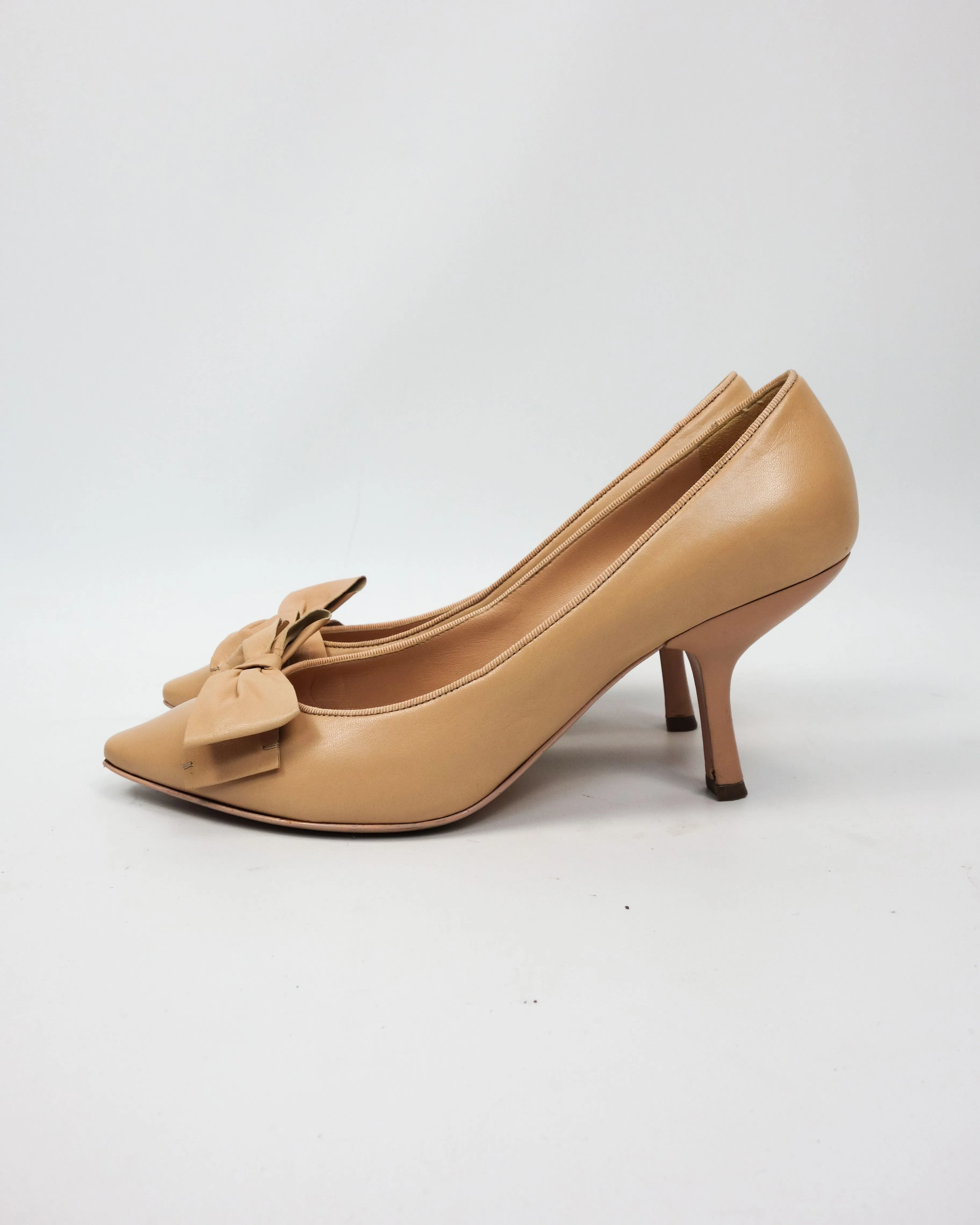 Bottega Veneta Beige Laced Leather Heels 2000's