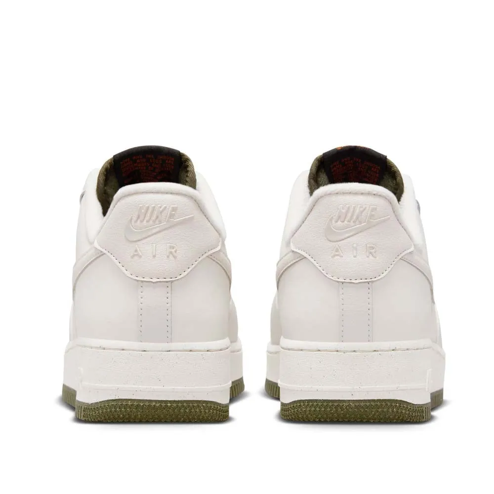 Nike Men's Air Force 1 '07 LV8 Shoes